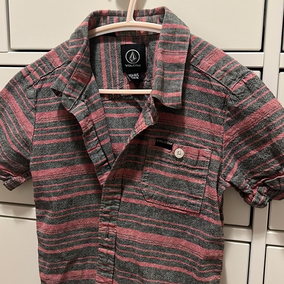 Volcom button up - Picture 3 of 3